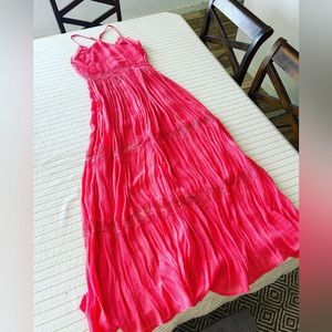 Dress Day pink maxi with lace. Size medium